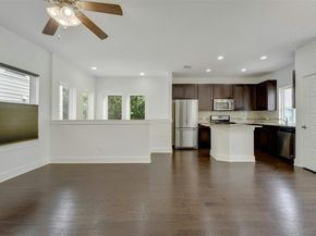 1901 Warely LN 292C, Austin TX 78741