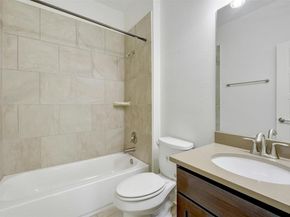 1901 Warely LN 292C, Austin TX 78741