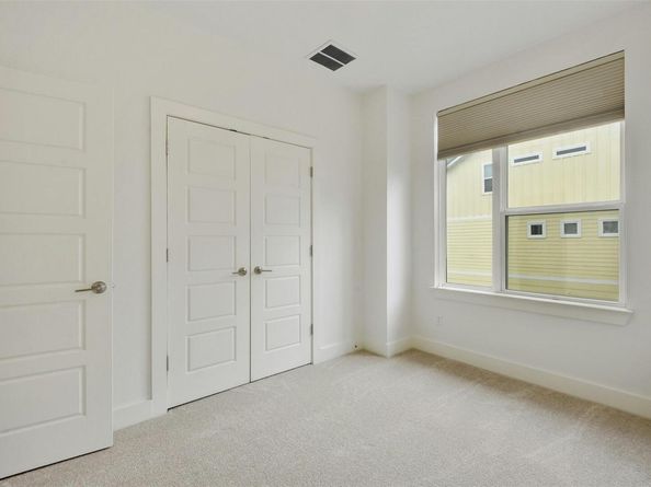 1901 Warely LN 292C, Austin TX 78741