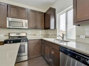 1901 Warely LN 292C, Austin TX 78741
