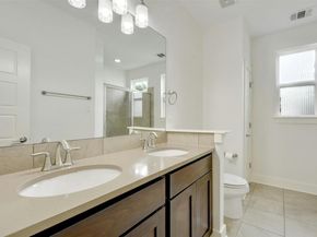 1901 Warely LN 292C, Austin TX 78741