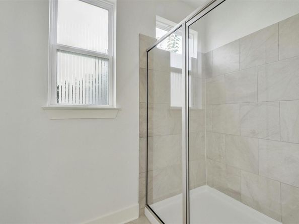 1901 Warely LN 292C, Austin TX 78741