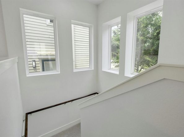 1901 Warely LN 292C, Austin TX 78741