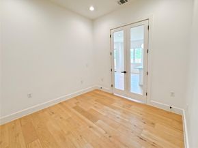 3614 Abbate CIR B, Austin TX 78721
