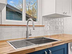 7016 Crosswood DR, Austin TX 78745