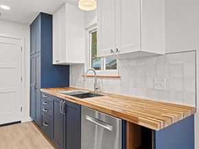 7016 Crosswood DR, Austin TX 78745