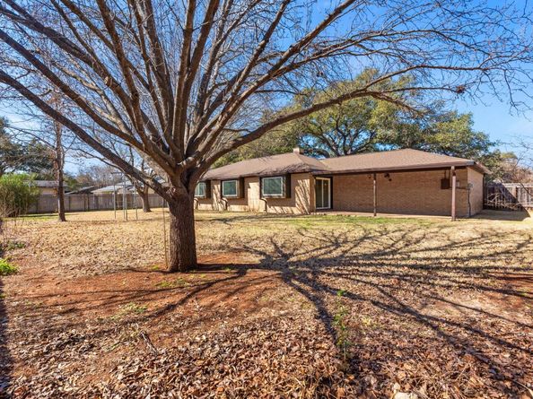 6803 Fence Line DR, Austin TX 78749