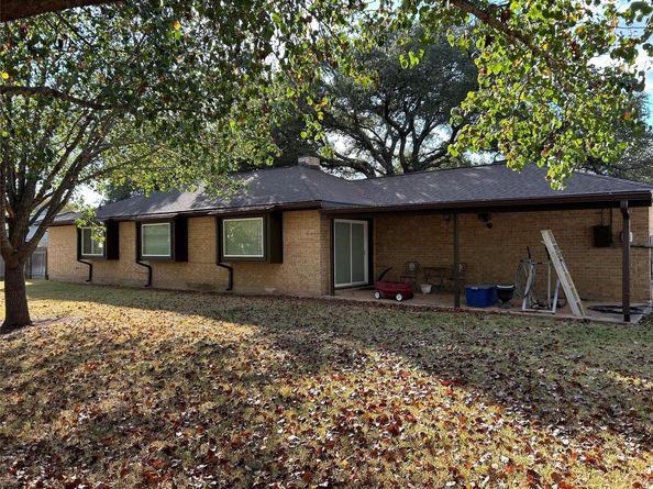 6803 Fence Line DR, Austin TX 78749