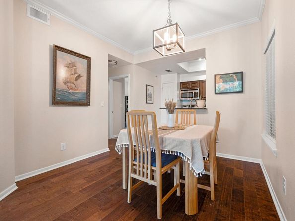 6000 Shepherd Mountain CV 302, Austin TX 78730