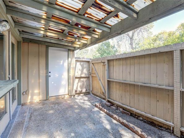 901 E Village LN, Austin TX 78758
