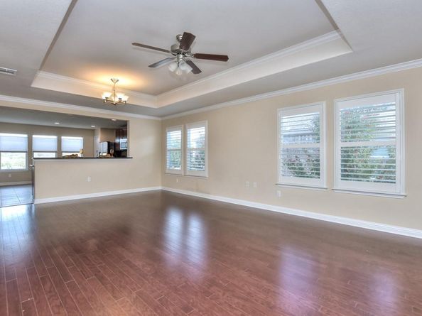 106 Kickapoo Creek LN, Georgetown TX 78633