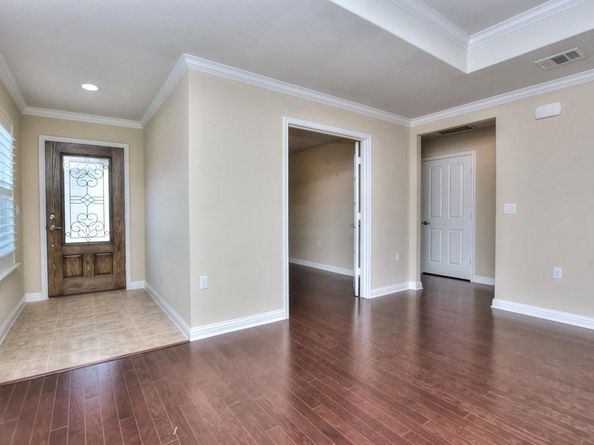 106 Kickapoo Creek LN, Georgetown TX 78633