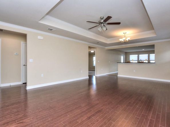 106 Kickapoo Creek LN, Georgetown TX 78633