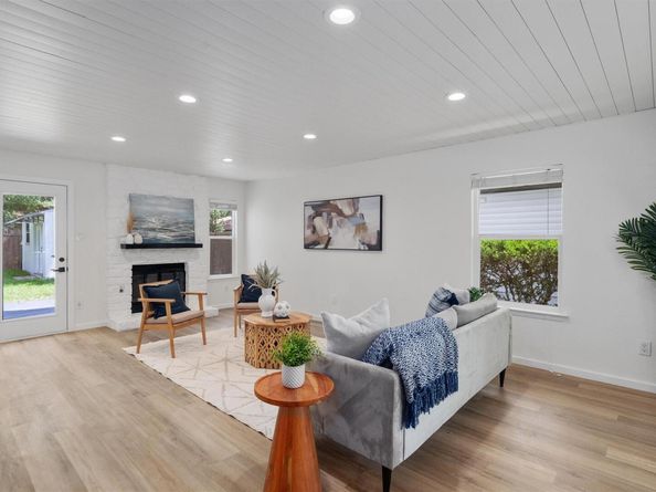 9730 Anderson Village DR, Austin TX 78729