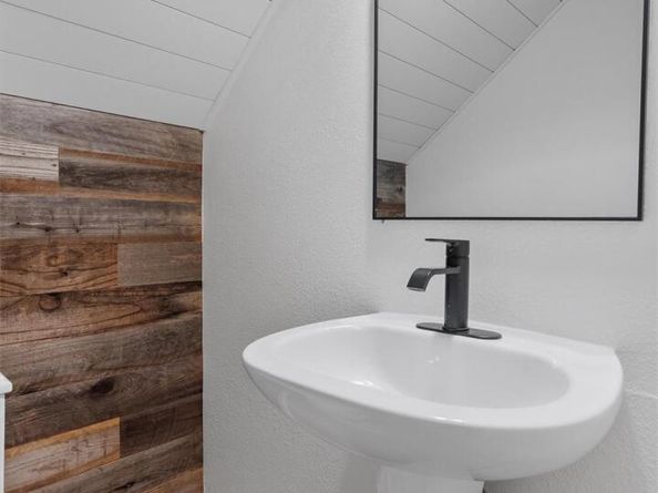 9730 Anderson Village DR, Austin TX 78729