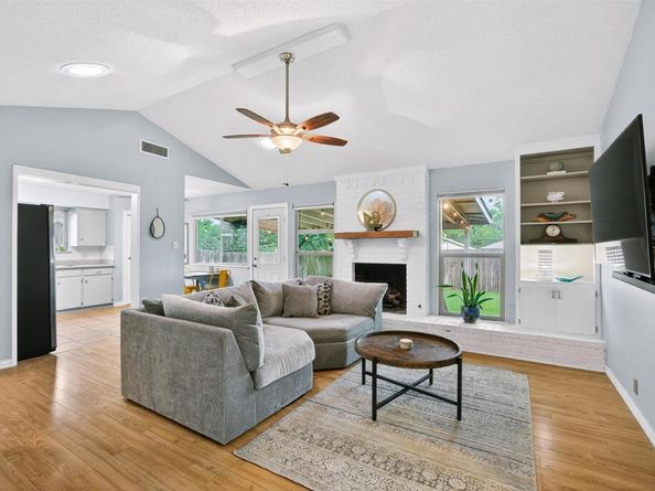 2005 Scofield LN, Austin TX 78727