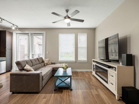 1900 Barton Springs RD 5033, Austin TX 78704