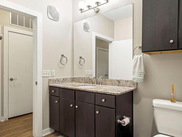 1900 Barton Springs RD 5033, Austin TX 78704
