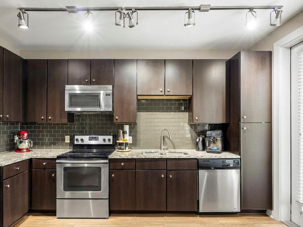 1900 Barton Springs RD 5033, Austin TX 78704