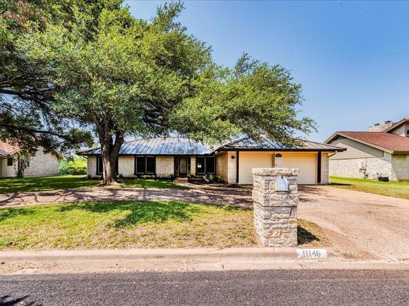 11146 Pinehurst DR, Austin TX 78747