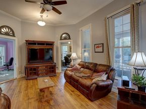 905 S Walnut ST, Georgetown TX 78626