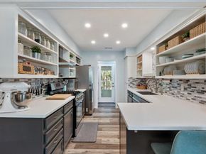 201 N Oak Hollow RD, Georgetown TX 78628