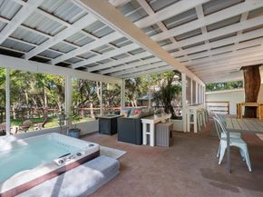 201 N Oak Hollow RD, Georgetown TX 78628