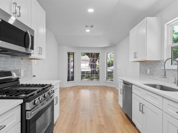 8121 Almondsbury LN, Austin TX 78748