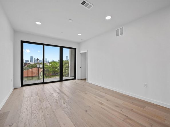 2209 S 1st ST 209, Austin TX 78704