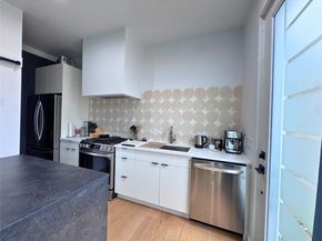 1206 Luna ST 2, Austin TX 78721