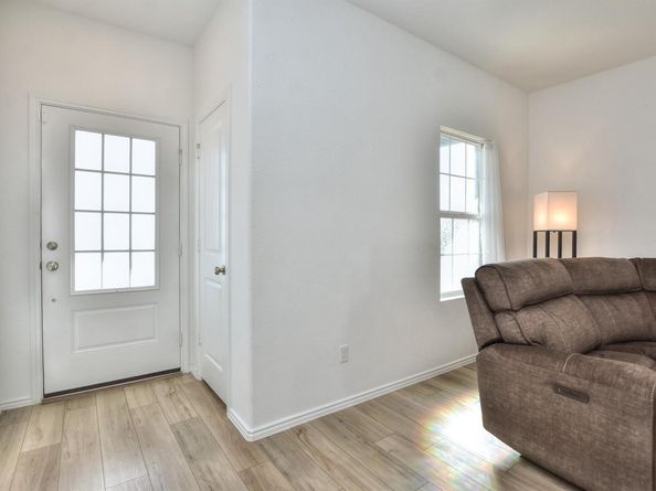 2221 Four Waters LOOP, Georgetown TX 78628