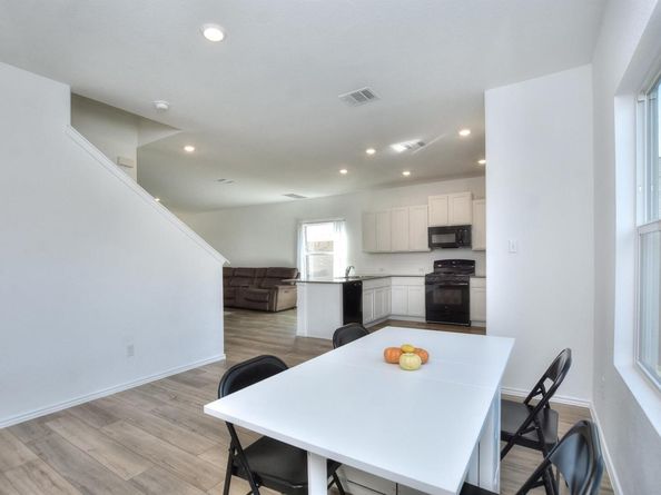 2221 Four Waters LOOP, Georgetown TX 78628