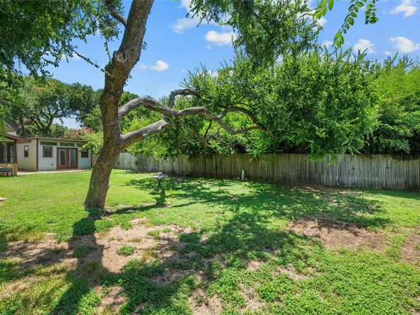 10255 Missel Thrush DR, Austin TX 78750