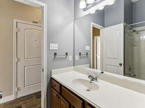 2210 Onion Creek PKWY 401, Austin TX 78747
