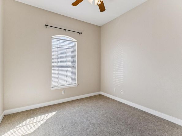 2210 Onion Creek PKWY 401, Austin TX 78747