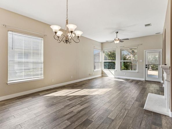 2210 Onion Creek PKWY 401, Austin TX 78747