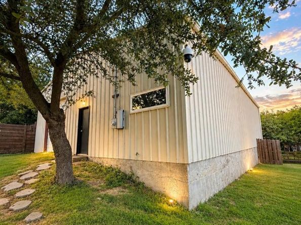 10017 Janet LOOP, Dripping Springs TX 78620