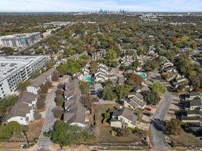 512 Eberhart LN 1207, Austin TX 78745
