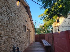 2011 Meadowridge DR A, Austin TX 78704