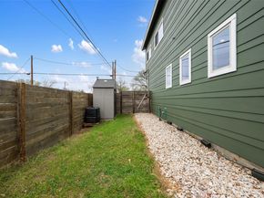 1310 Cedar Ave 1, Austin TX 78702