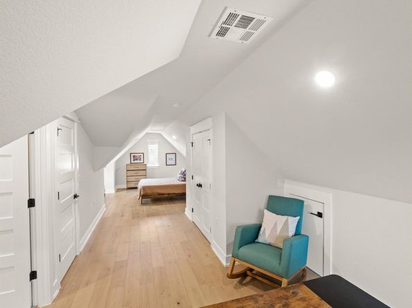 5109 Stone Gate DR 1, Austin TX 78721