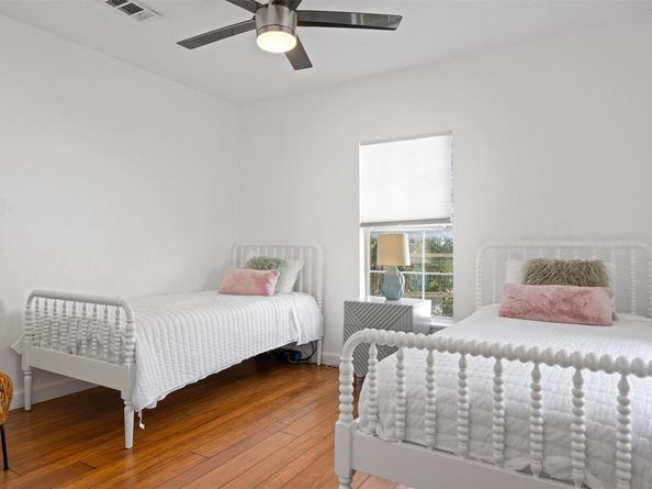 1167 Ridgeway DR, Austin TX 78702