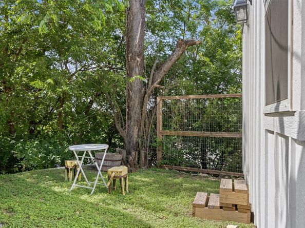 1167 Ridgeway DR, Austin TX 78702