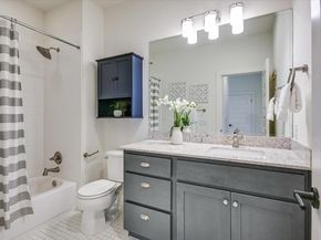 1121 Walton LN B, Austin TX 78721