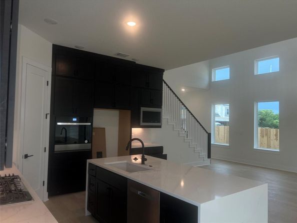 12105 Cearley DR, Austin TX 78758