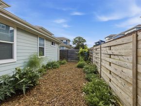 7107 Mowbray ST 44, Austin TX 78741