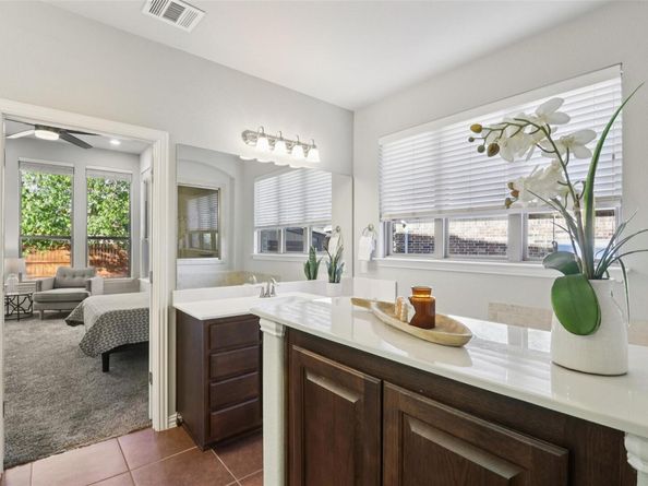 7906 Turnback Ledge TRL, Lago Vista TX 78645