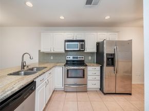 7211 Lakewood DR E118, Austin TX 78750