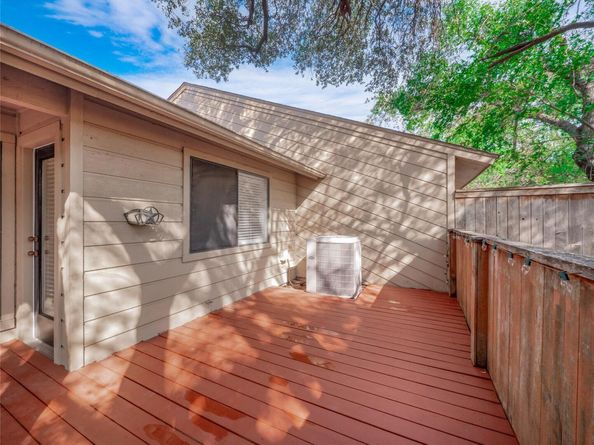 7211 Lakewood DR E118, Austin TX 78750