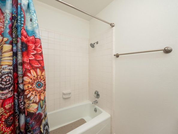 7211 Lakewood DR E118, Austin TX 78750